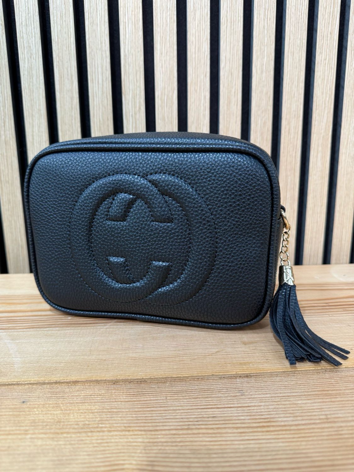 Sandy - Classic Crossbody Bag Black