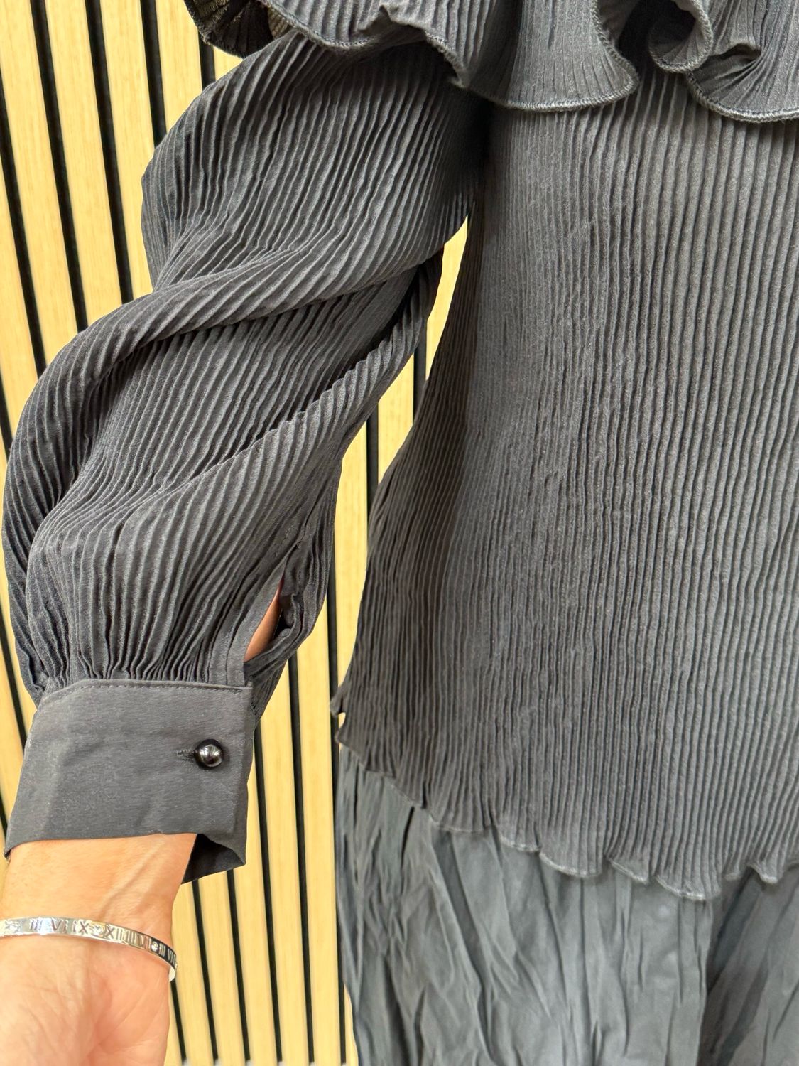 Bella - Black Ruffle Pleat Top