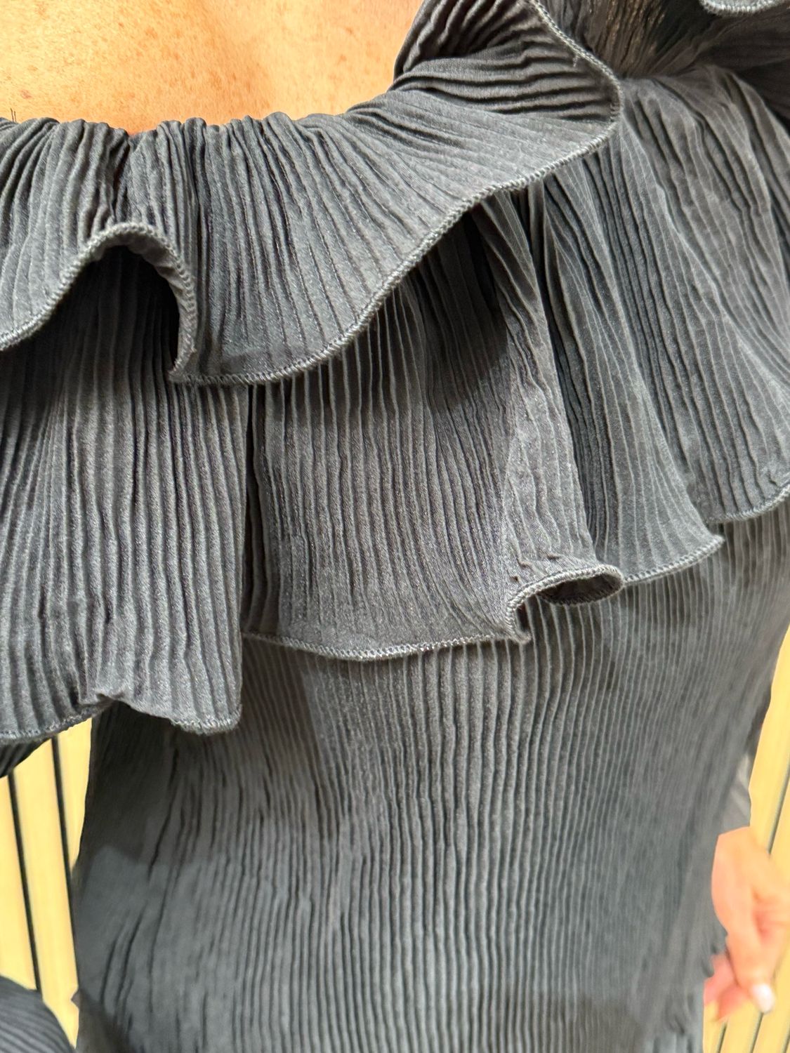 Bella - Black Ruffle Pleat Top