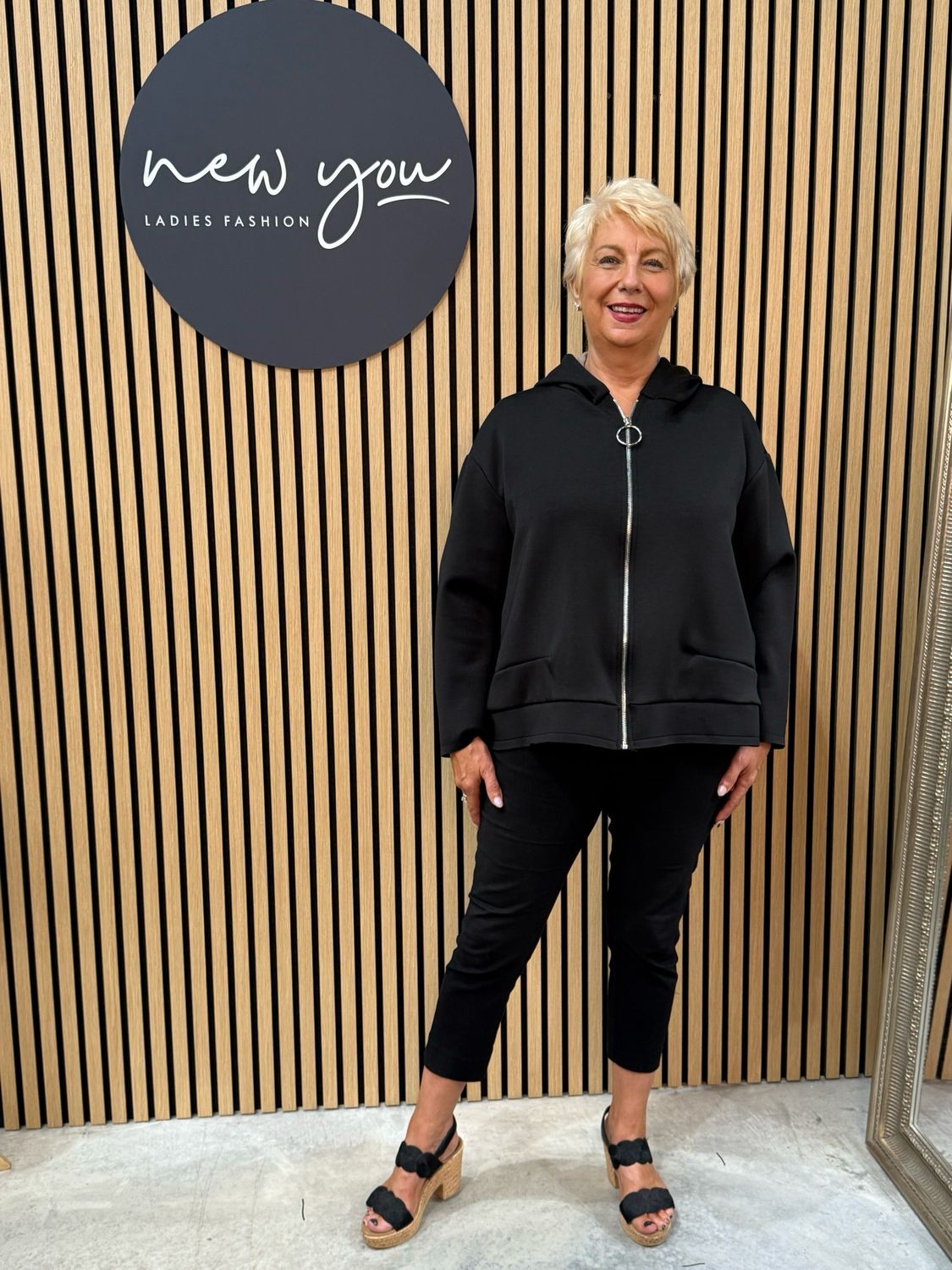 Pippa - Relaxed Zip Hoodie Black
