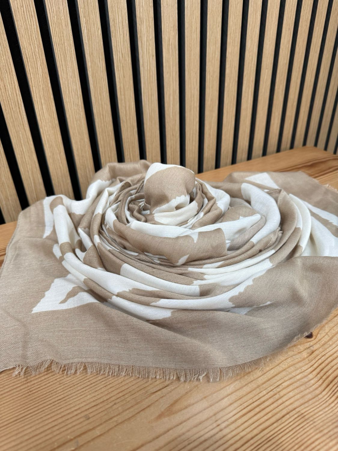 Abstract Scarf - Beige &amp; White