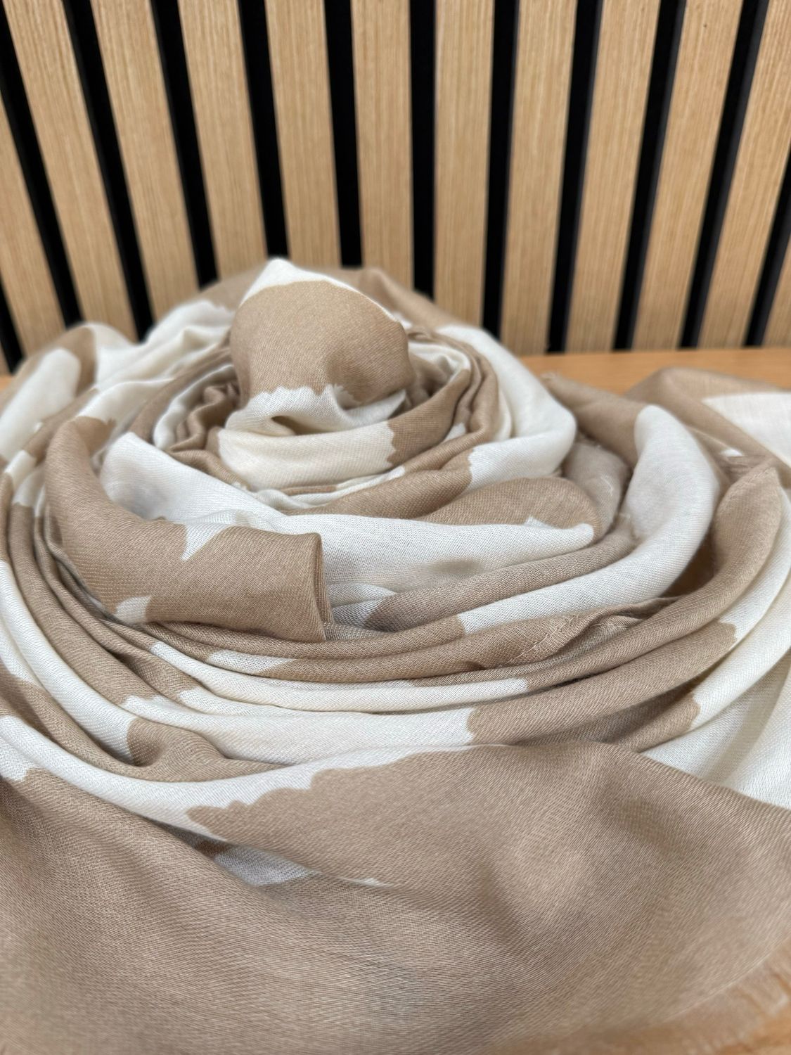 Abstract Scarf - Beige &amp; White