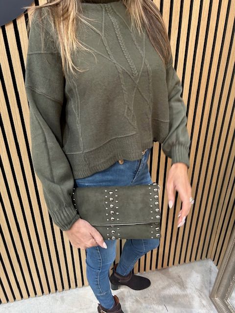 Ava Khaki