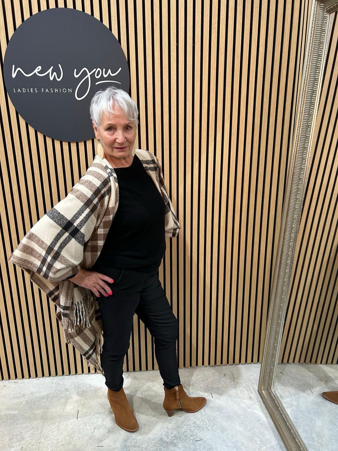Checked Poncho Beige / Cream