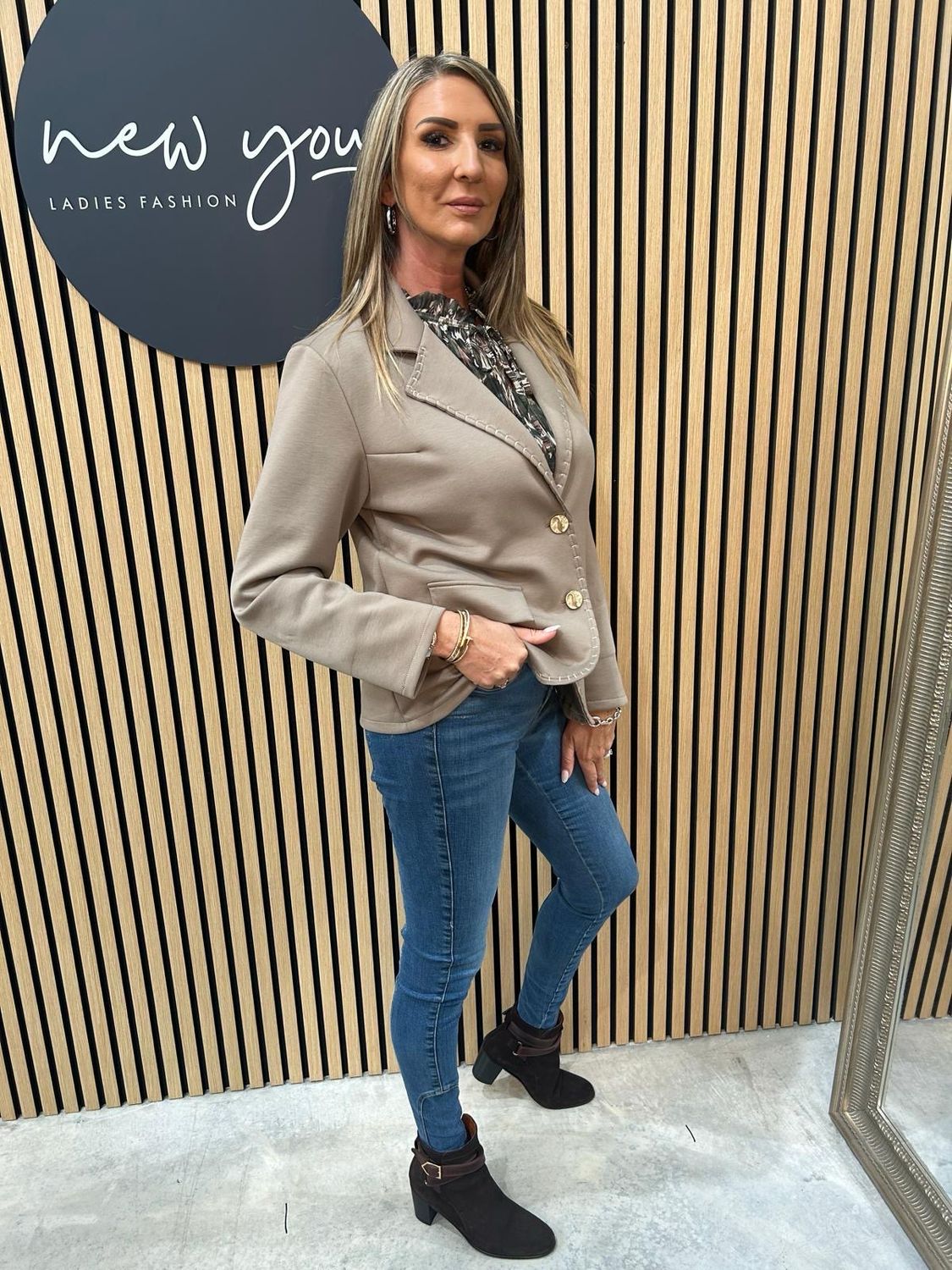 Classic Blazer - Taupe