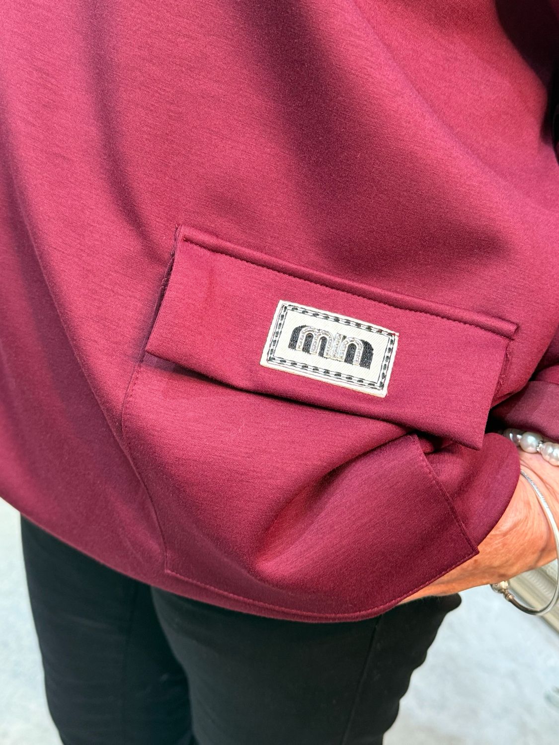 Charlie - Relaxed Pocket Detail Jumper - Burgundy