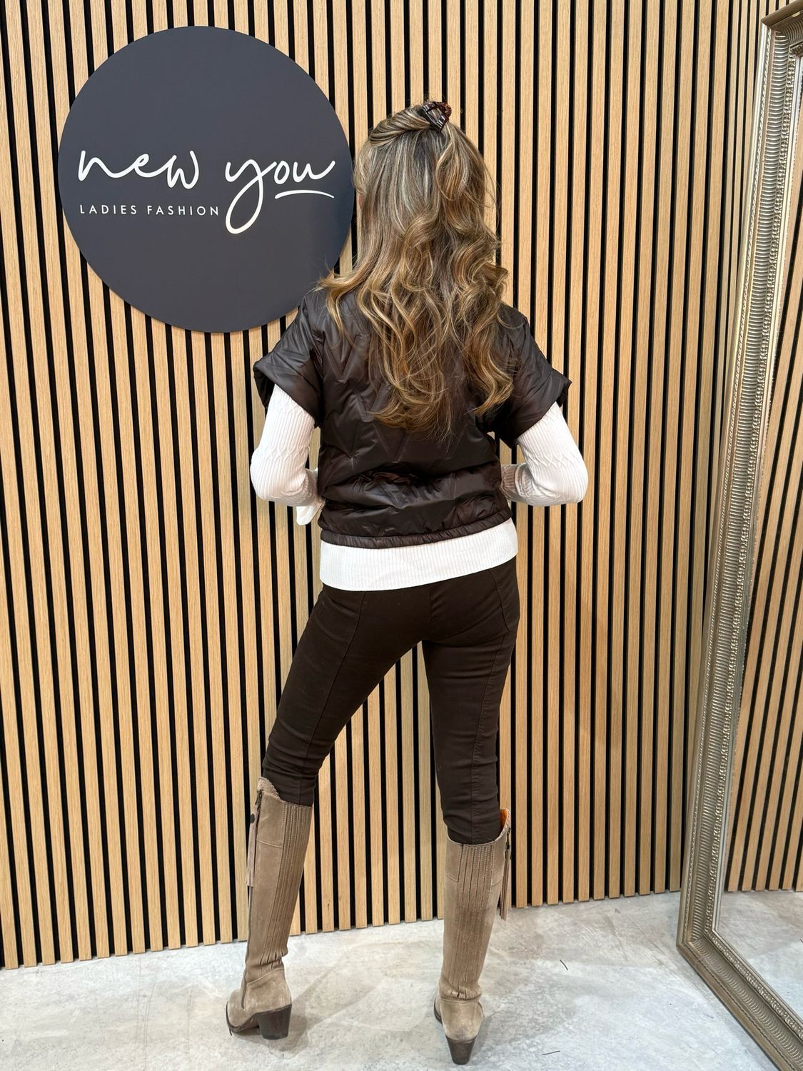 Quilted Short Sleeve Puffer Jacket - Brown