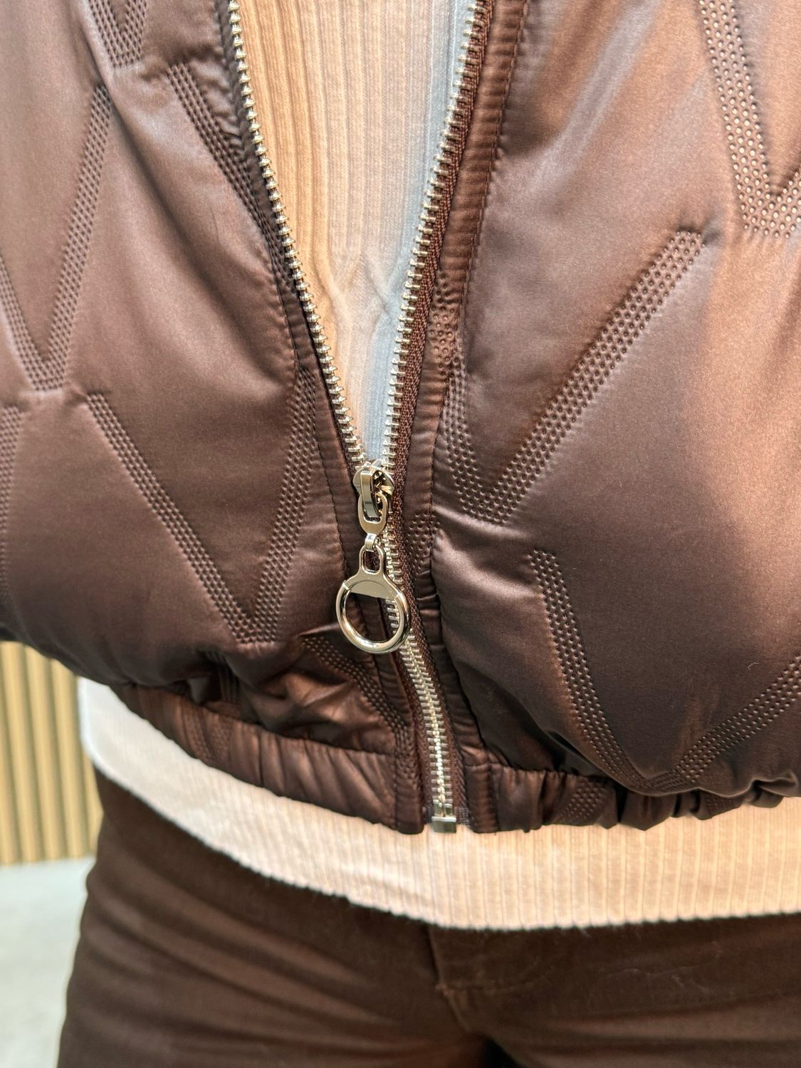 Quilted Short Sleeve Puffer Jacket - Brown