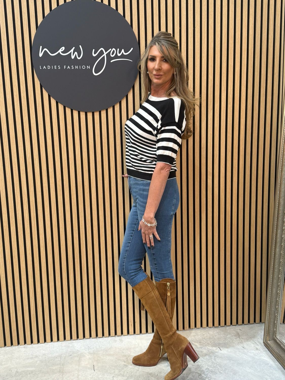 Striped Short Sleeve Knit Top - Black / White