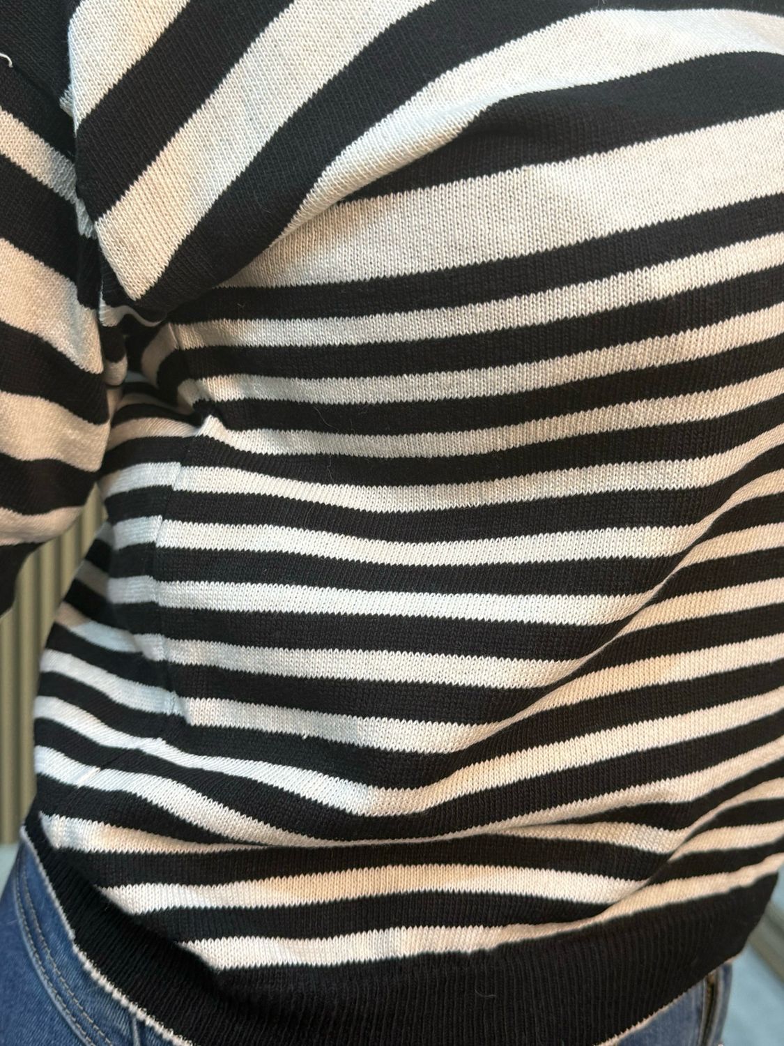 Striped Short Sleeve Knit Top - Black / White