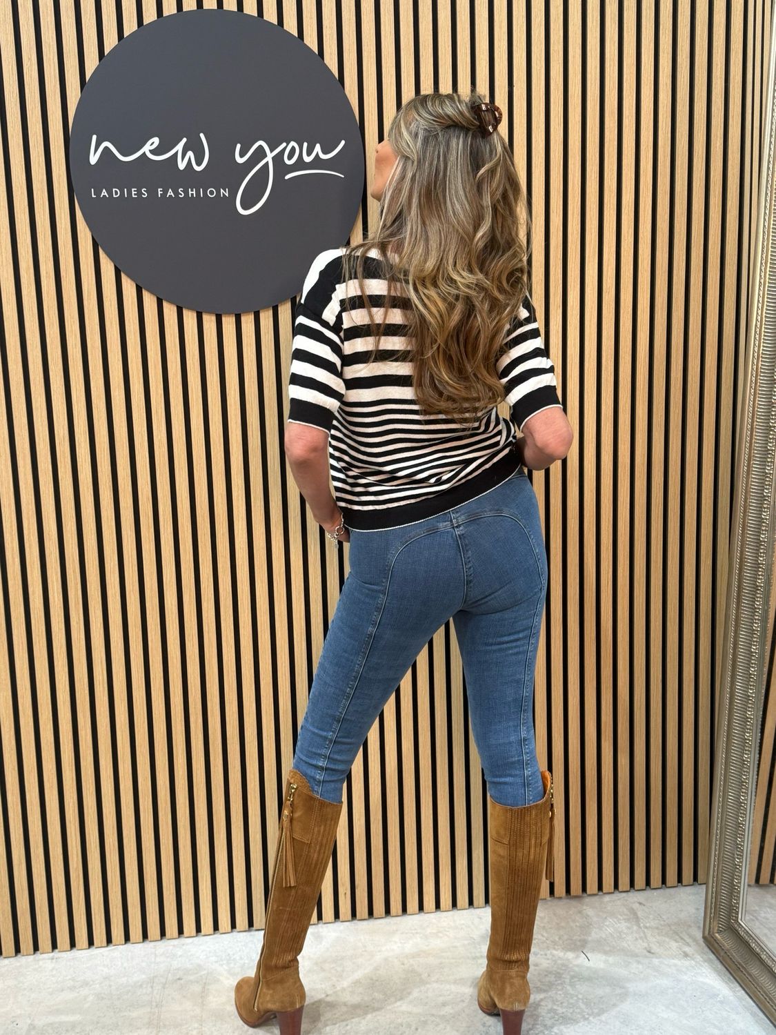 Striped Short Sleeve Knit Top - Black / White