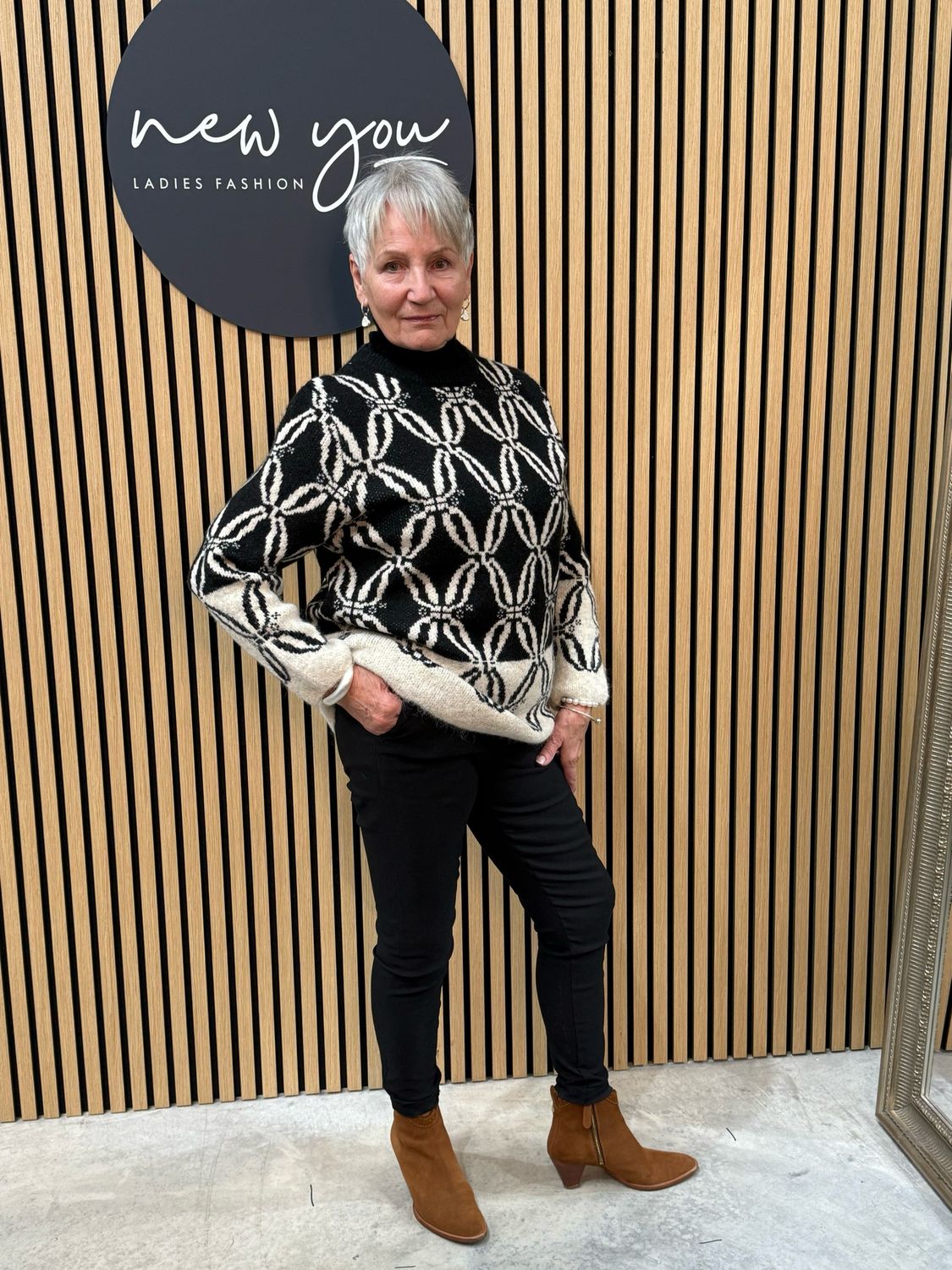 Viva Patterned Knit Jumper - Black