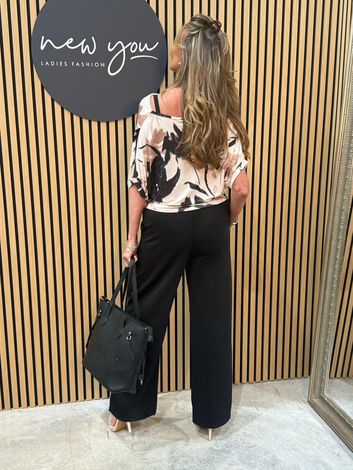 Wide Leg Tailored Trousers - Black