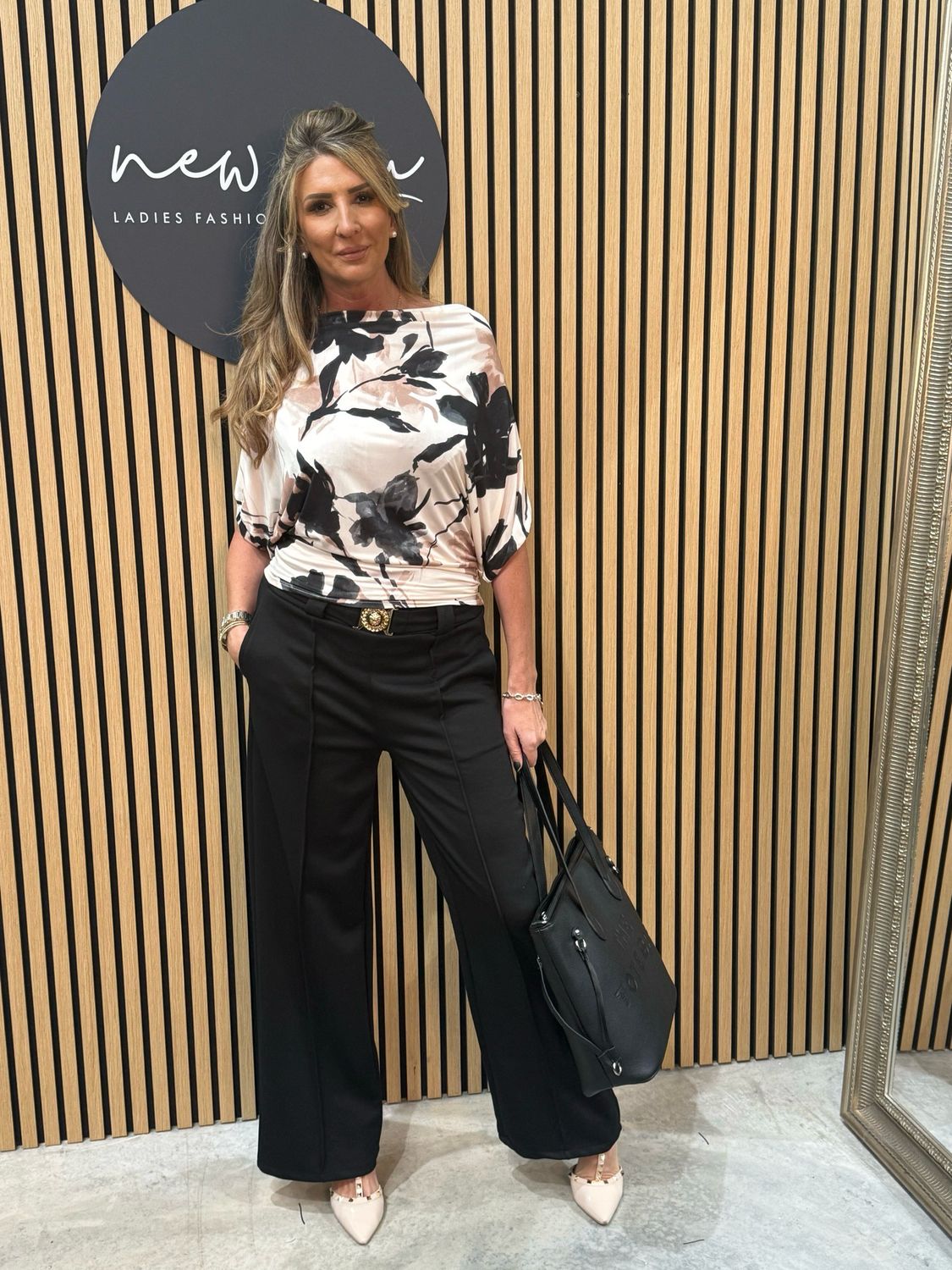 Wide Leg Tailored Trousers - Black