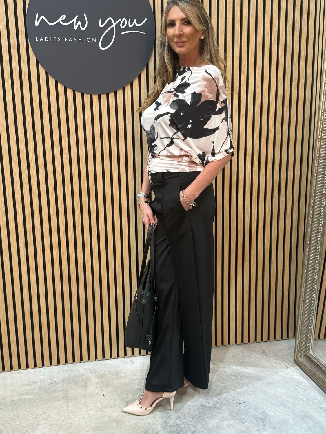 Wide Leg Tailored Trousers - Black