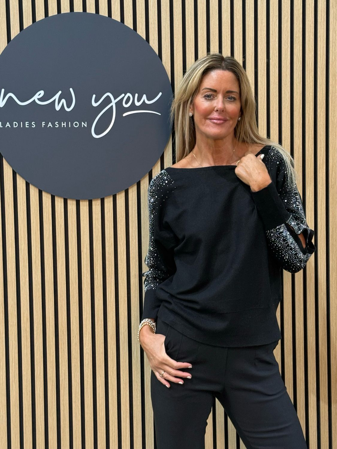 Embellished Cut Sleeve Jumper - Black