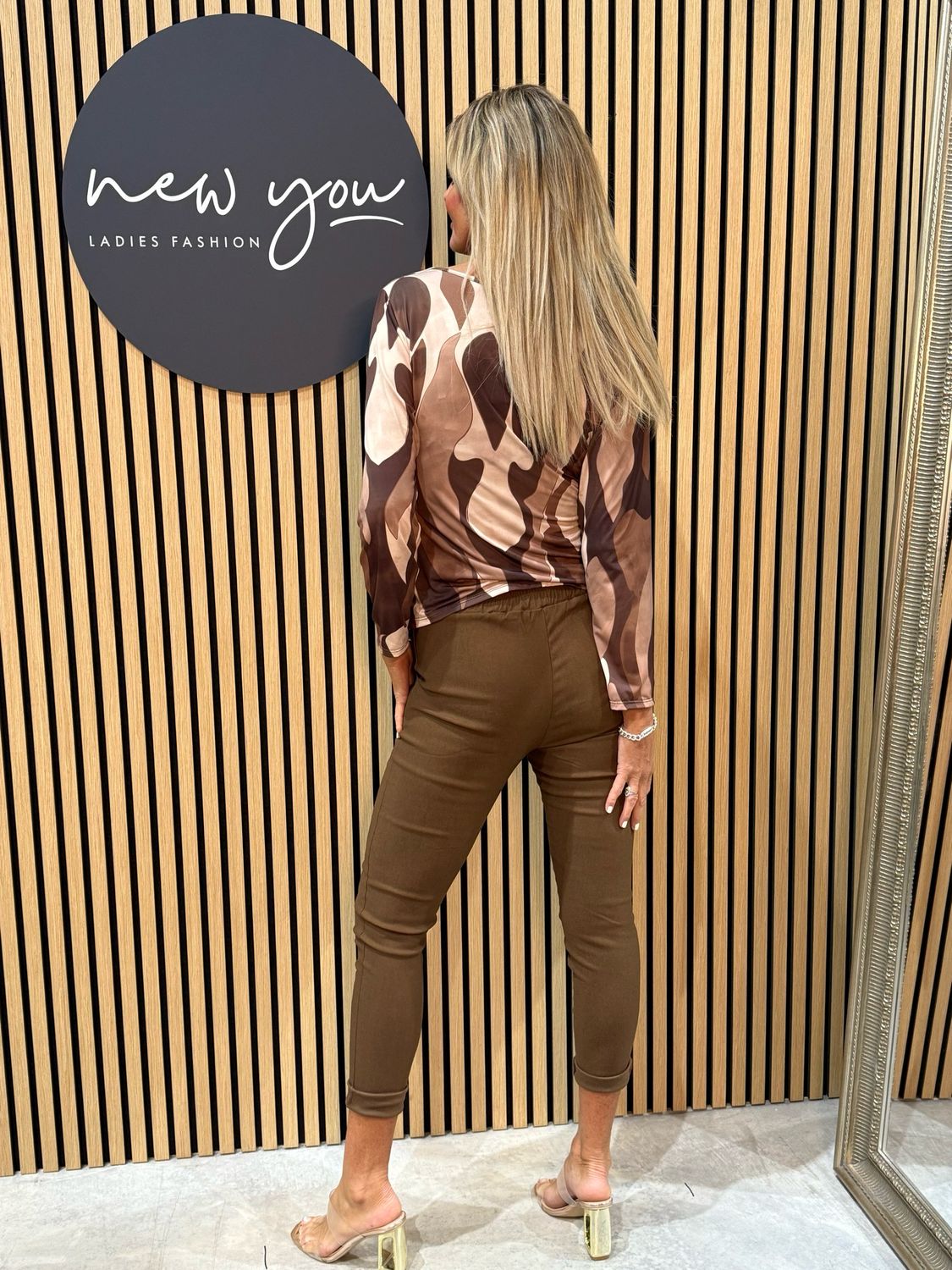 Veronica - Abstract Print Gold Buckle Design - Coffee/Brown