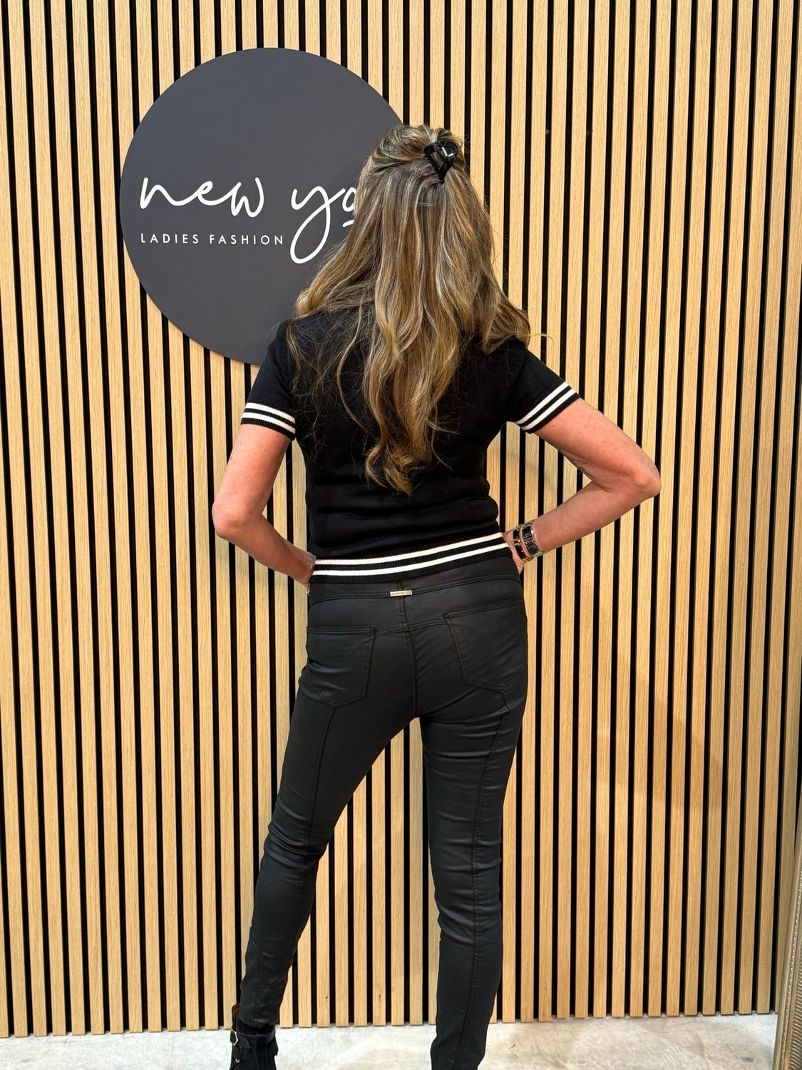 Striped Trim Short Sleeve Sweater - Black