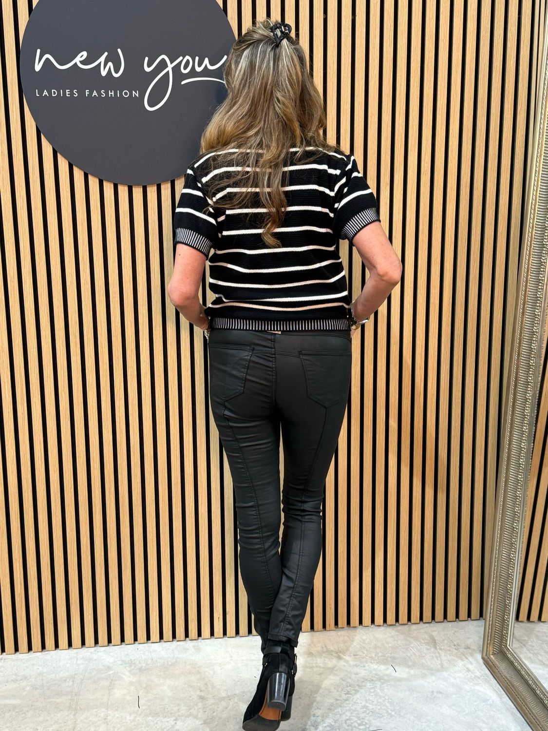Striped Short Sleeve Knit Jumper - Black/White