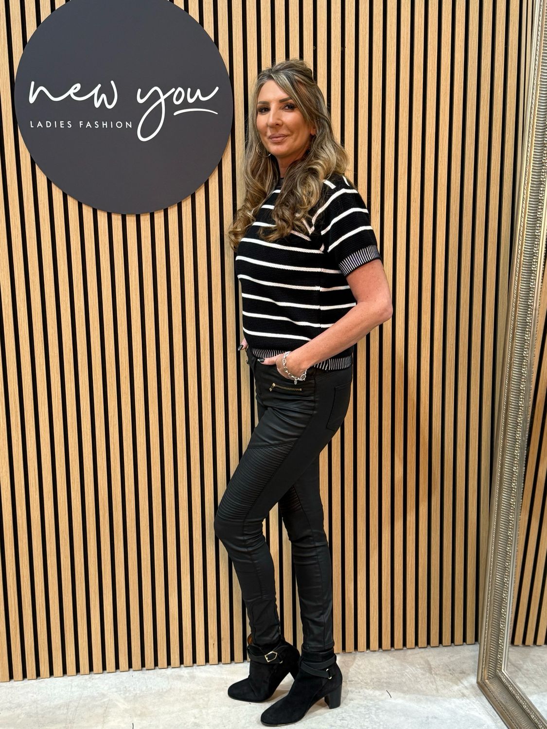 Striped Short Sleeve Knit Jumper - Black/White