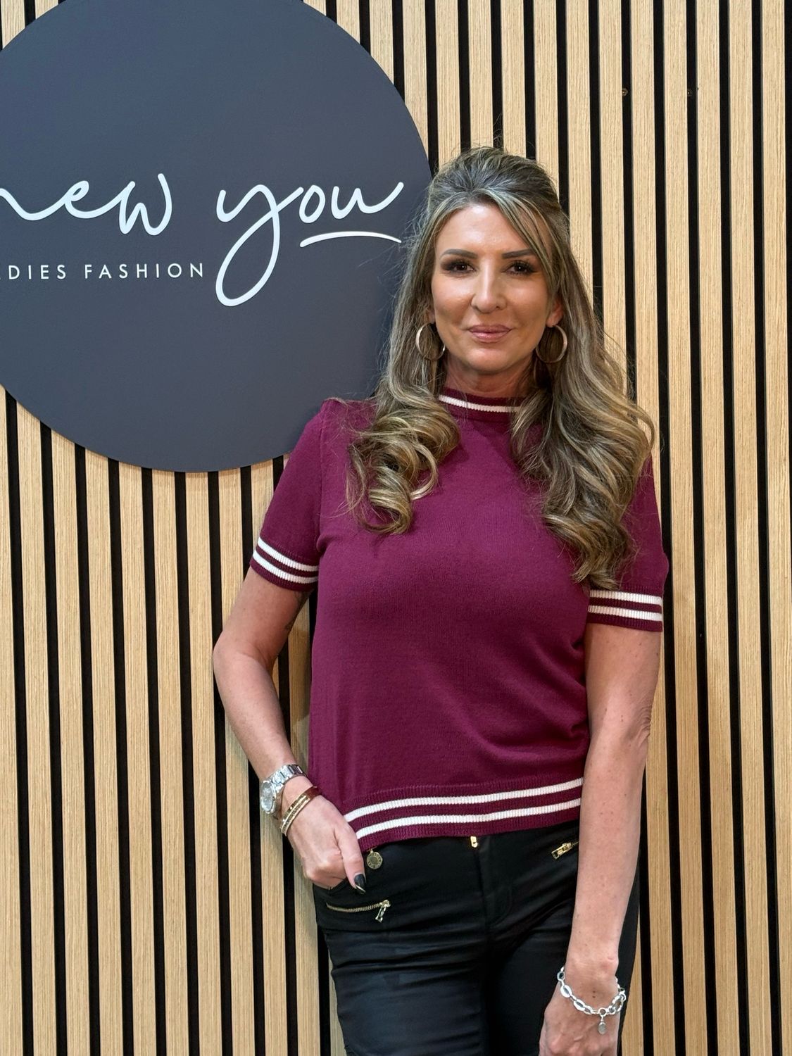 Striped Trim Short Sleeve Sweater - Burgundy