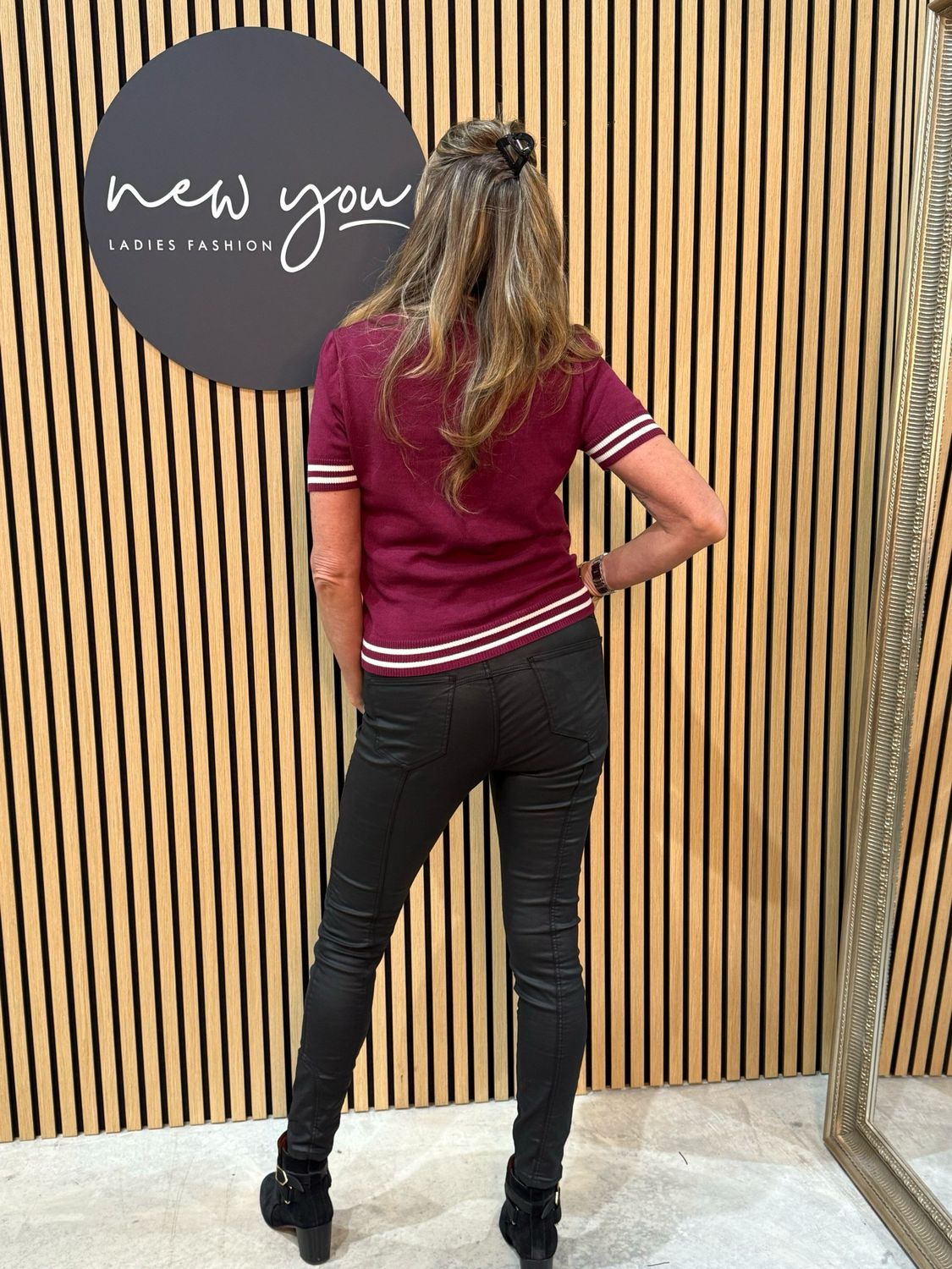 Striped Trim Short Sleeve Sweater - Burgundy