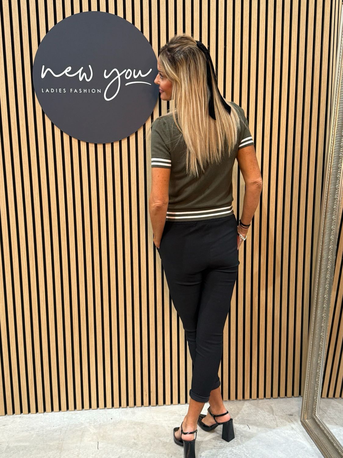 Striped Trim Short Sleeve Sweater - Khaki