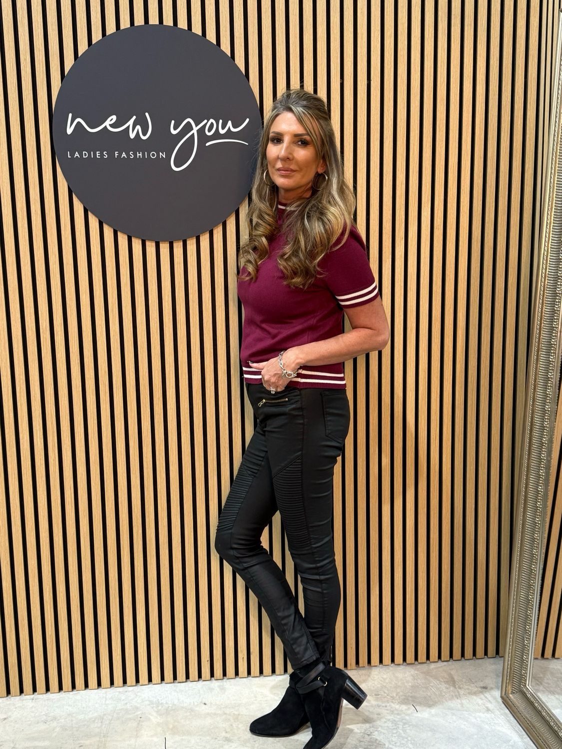 Striped Trim Short Sleeve Sweater - Burgundy