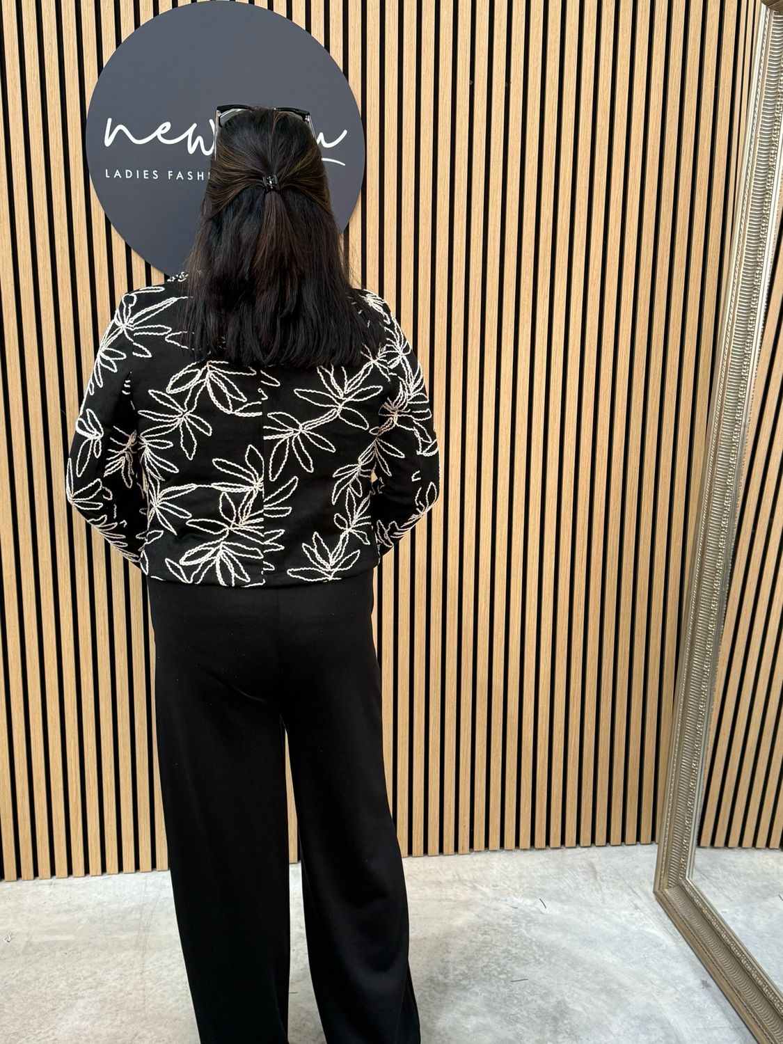 Leaf Detail Jacket - Black