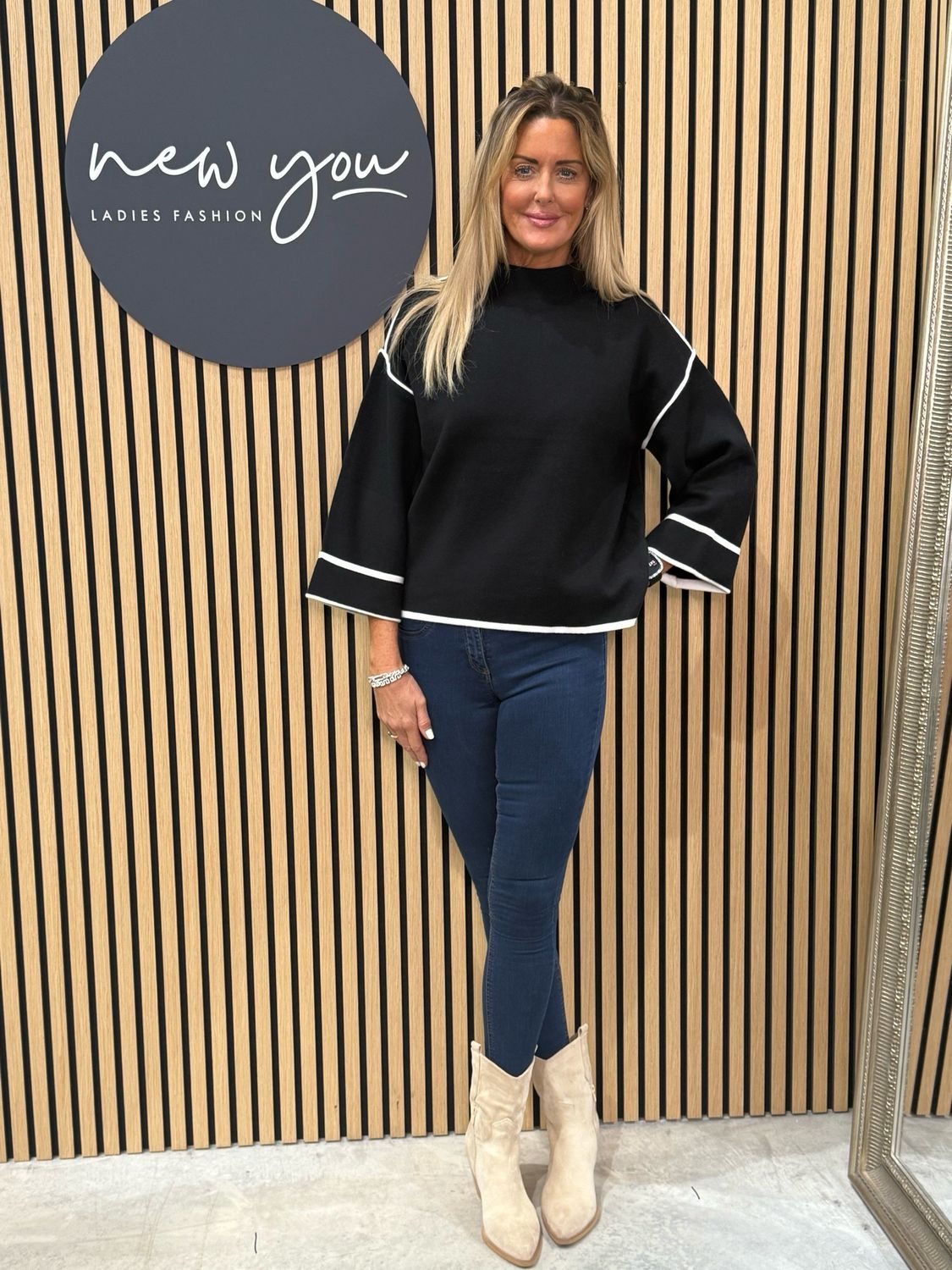 Mara - Contrast Jumper - Black/White