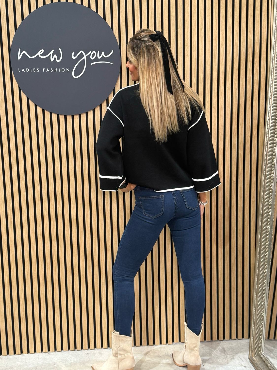 Mara - Contrast Jumper - Black/White