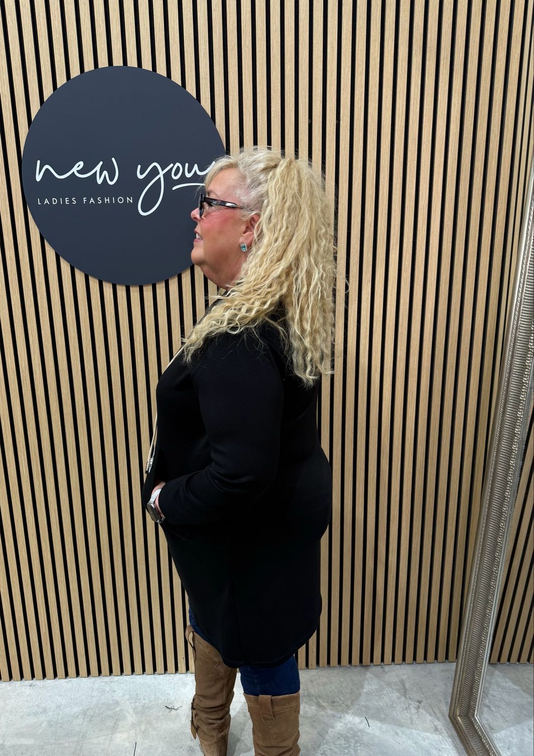 Mila - Longline Hoodie - Black