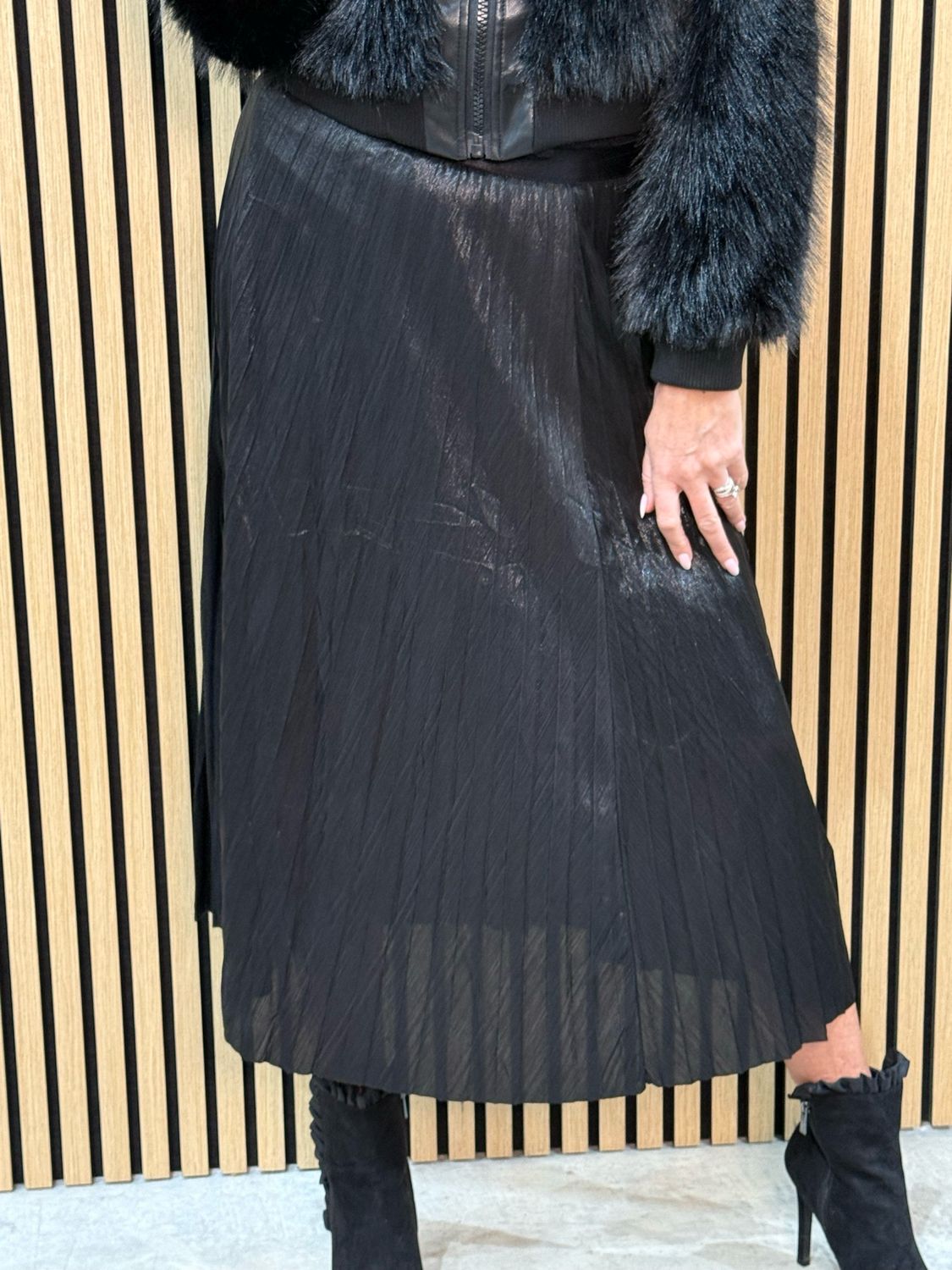 Shimmer Pleated Midi Skirt - Black