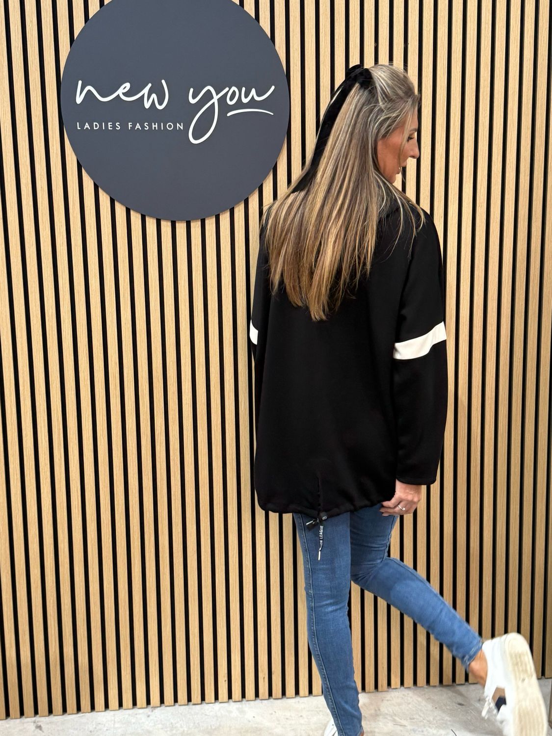 Contrast Trim Hooded Jumper - Black