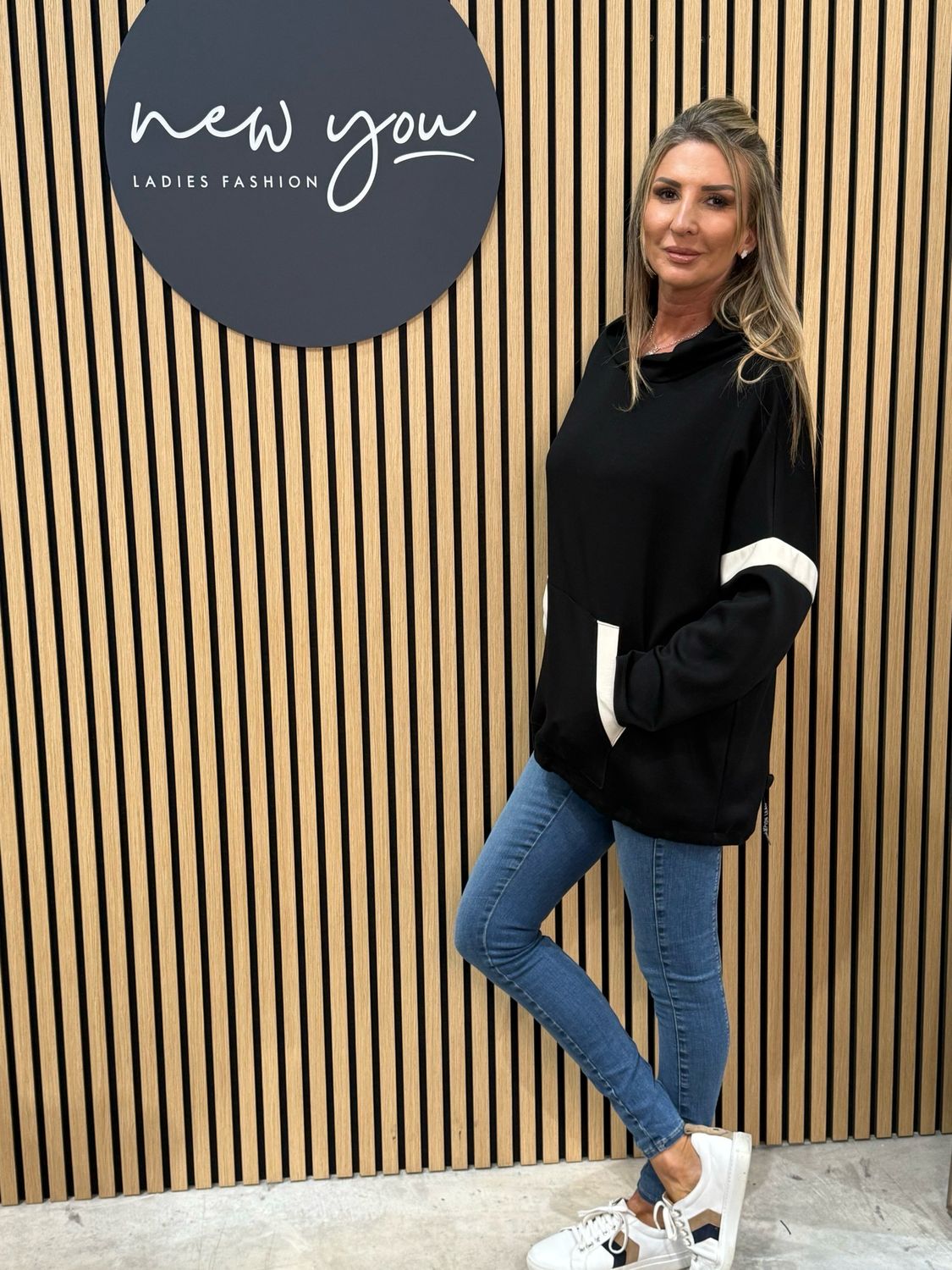 Contrast Trim Hooded Jumper - Black