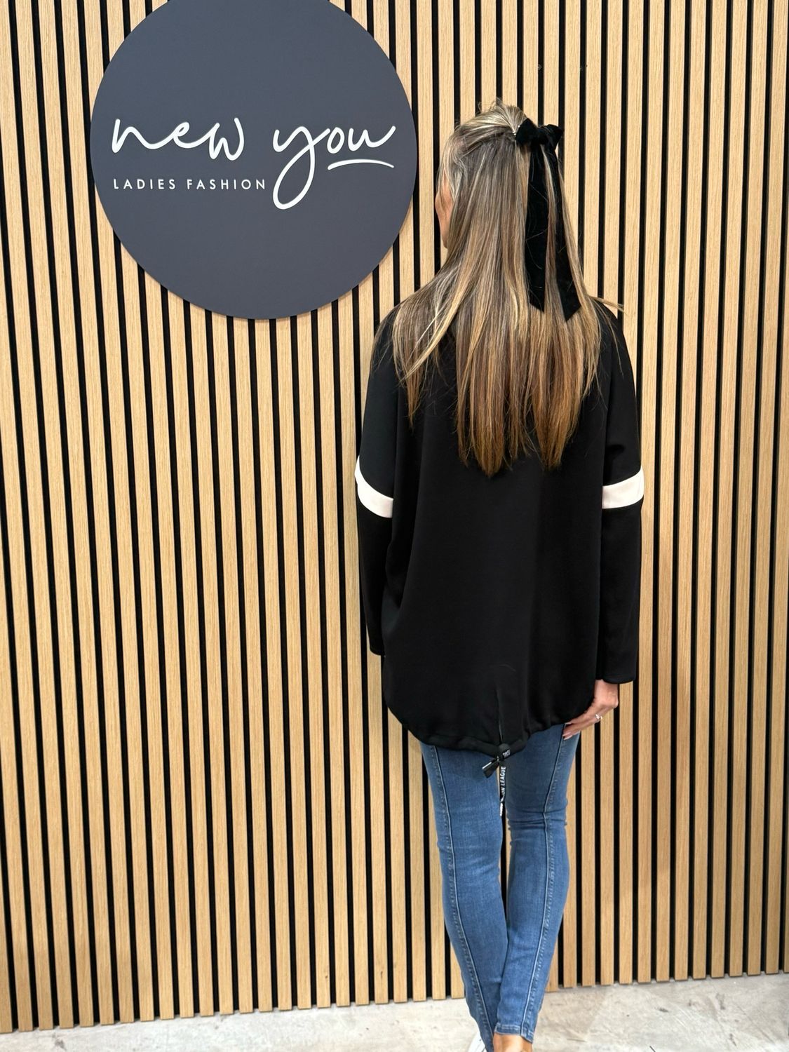 Contrast Trim Hooded Jumper - Black