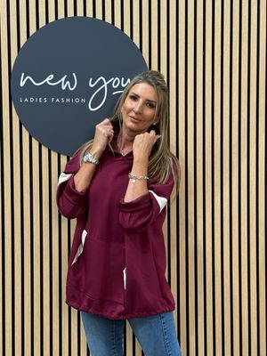 Contrast Trim Hooded Jumper - Burgundy