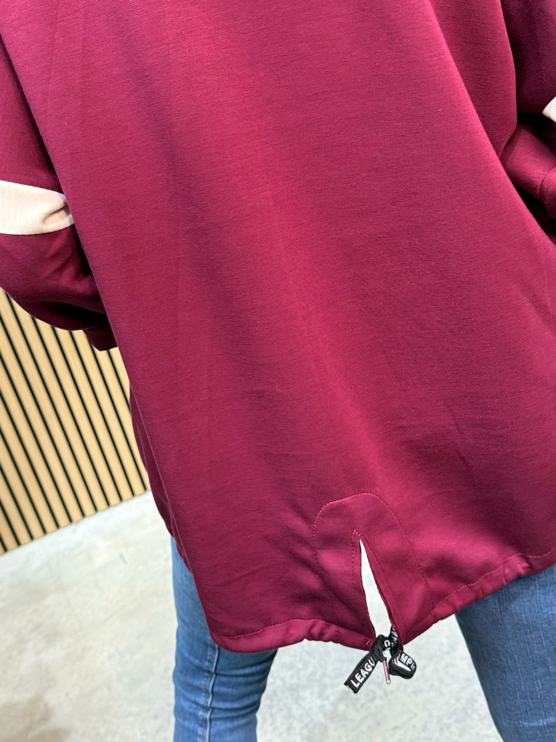 Contrast Trim Hooded Jumper - Burgundy