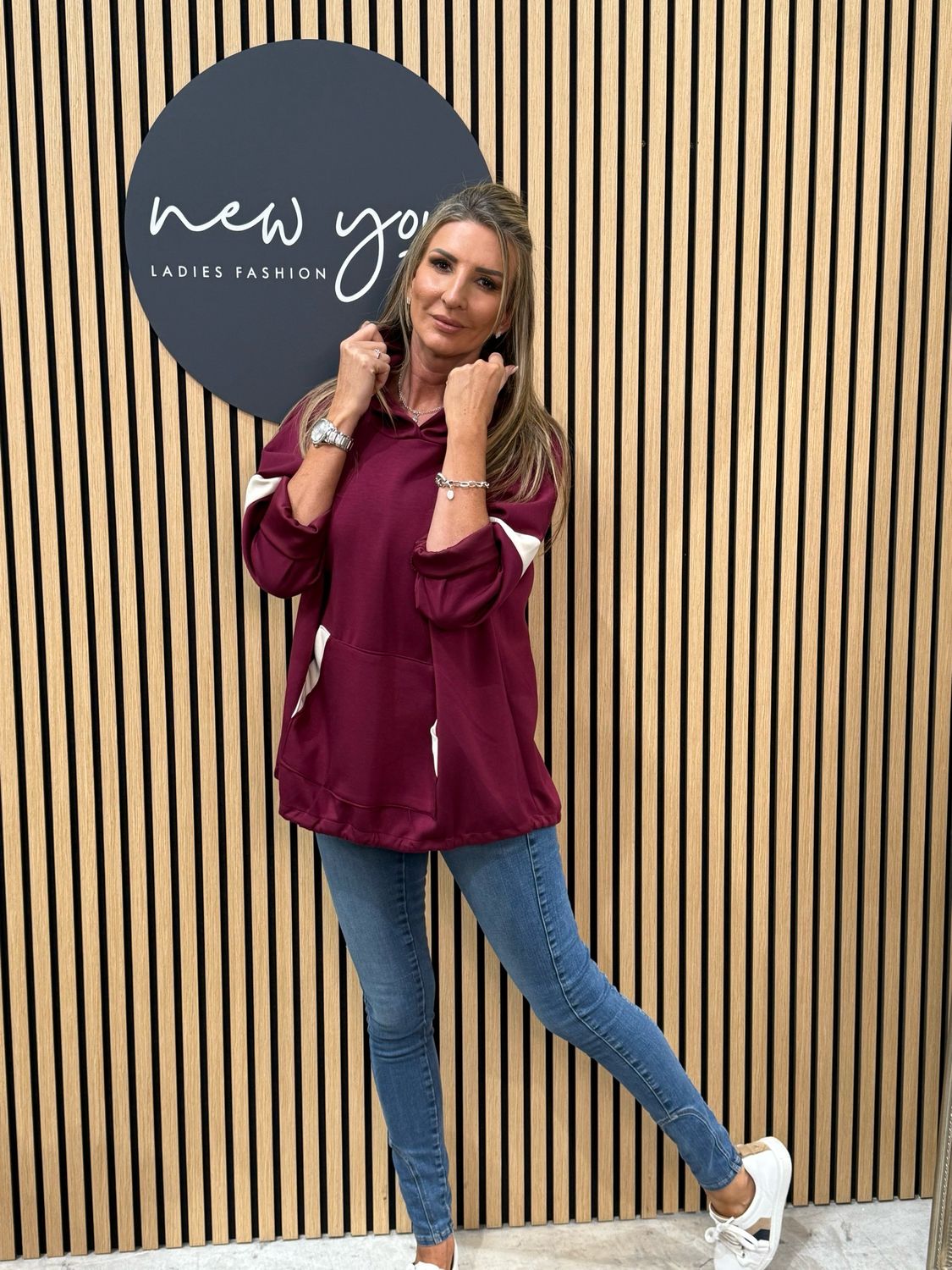 Contrast Trim Hooded Jumper - Burgundy