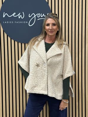 Teddy - Short Poncho - Beige