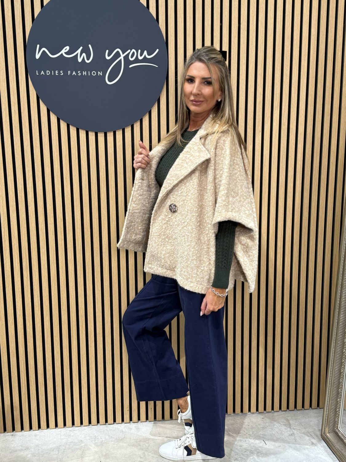 Teddy - Short Poncho - Beige