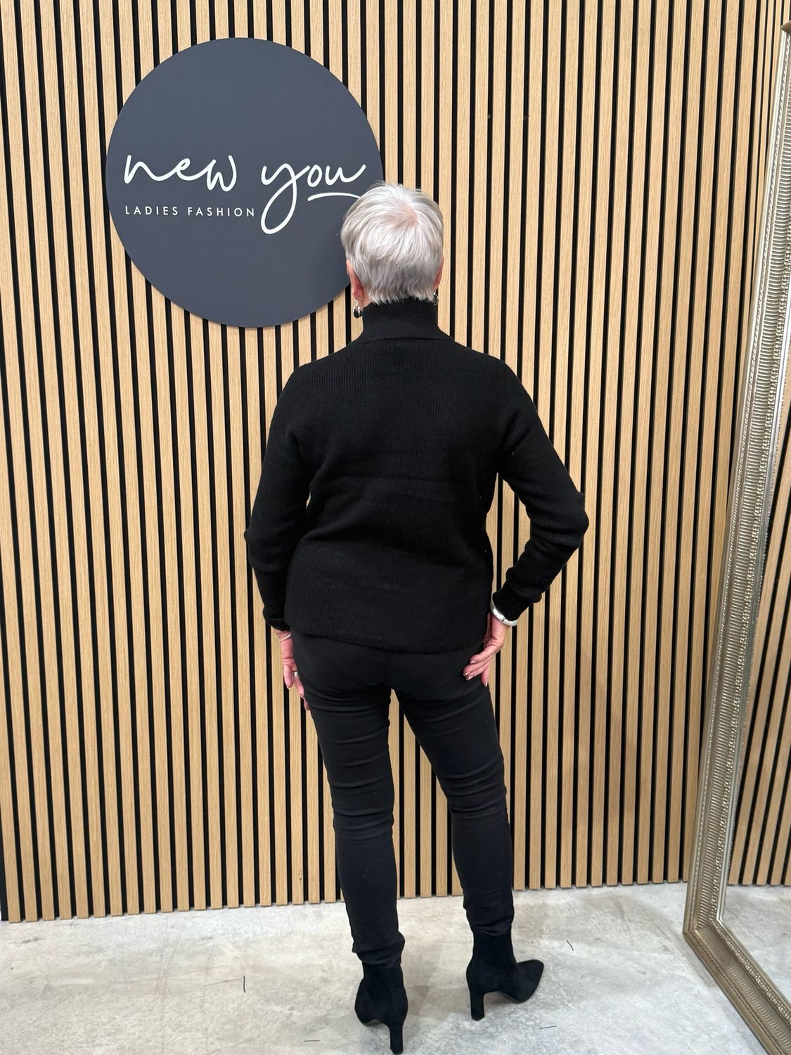 Ribbed Knit Jumper - Black