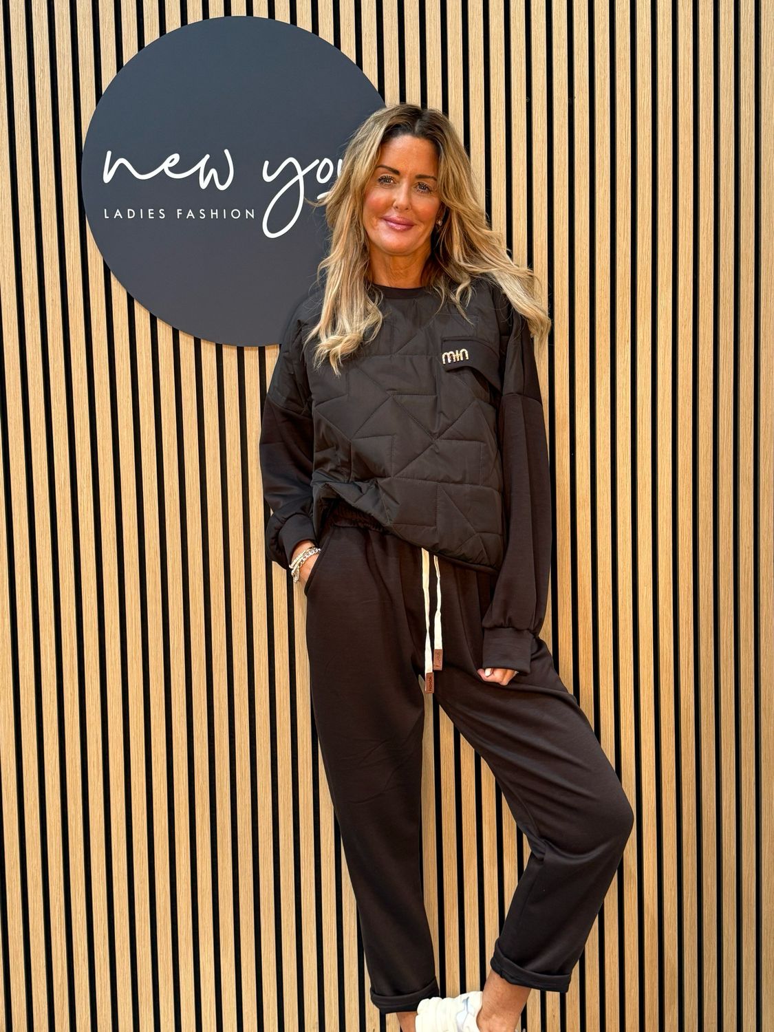 Brooch Quilted Lounge Set - Brown