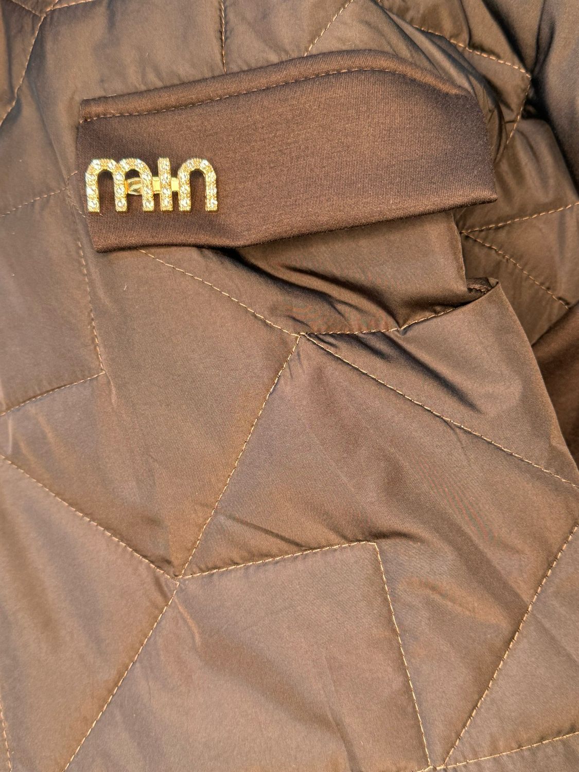 Brooch Quilted Lounge Set - Brown