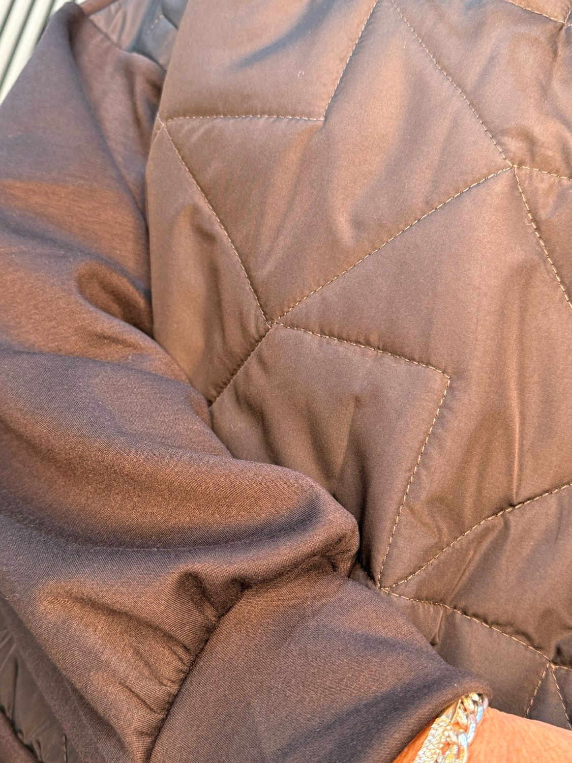 Brooch Quilted Lounge Set - Brown