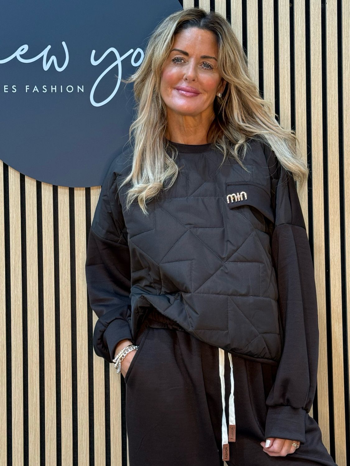 Brooch Quilted Lounge Set - Brown