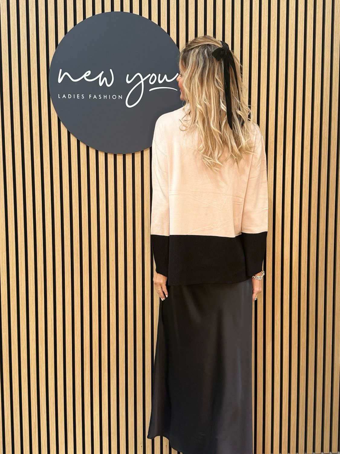 Nora - Relaxed Fit Knit Jumper - Beige/Black