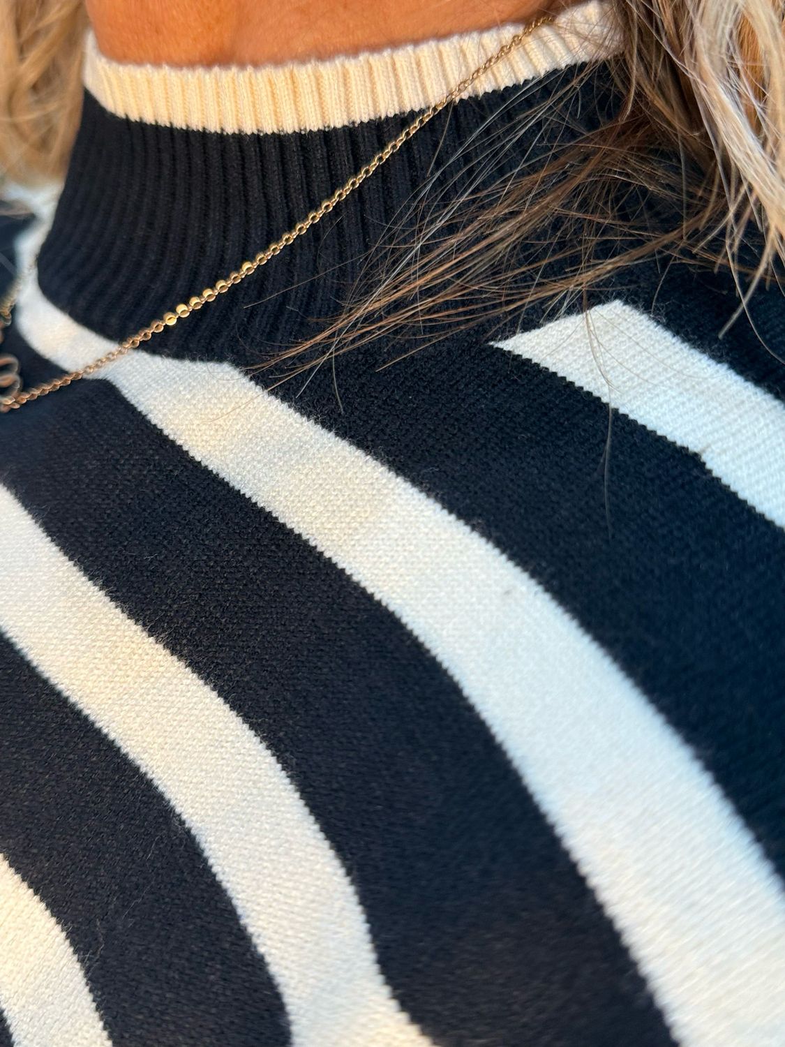 Nora - Relaxed Fit Knit Jumper - Cream/Black