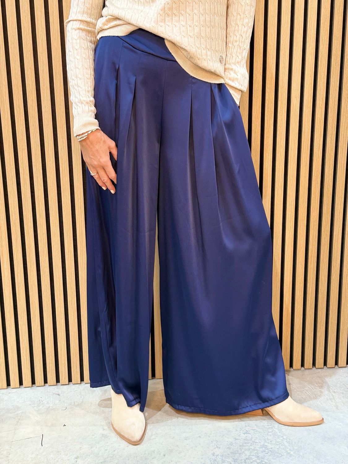 High Waisted Pleated Palazzo Pants - Navy