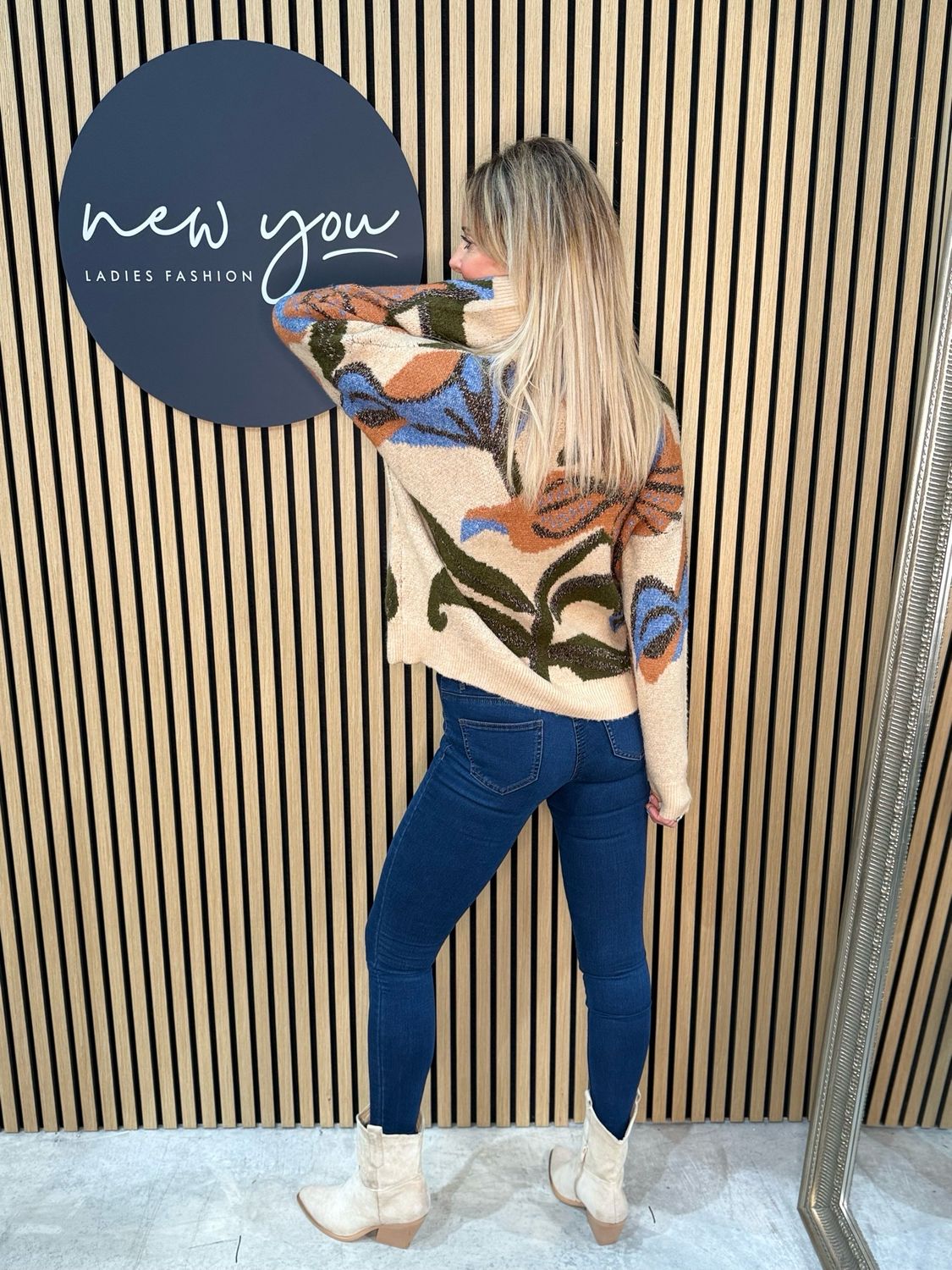 Bold Floral Knit Jumper - Coffee/orange